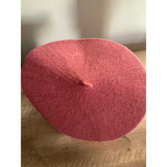 Elegant Pink Rose Wool Beret for Women & Teens - Fashionable and Chic Accessory - Picture 2 of 2